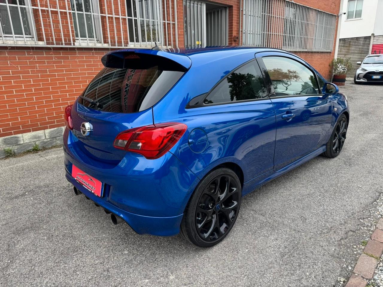 Opel Corsa 1.6 Turbo Coupé OPC