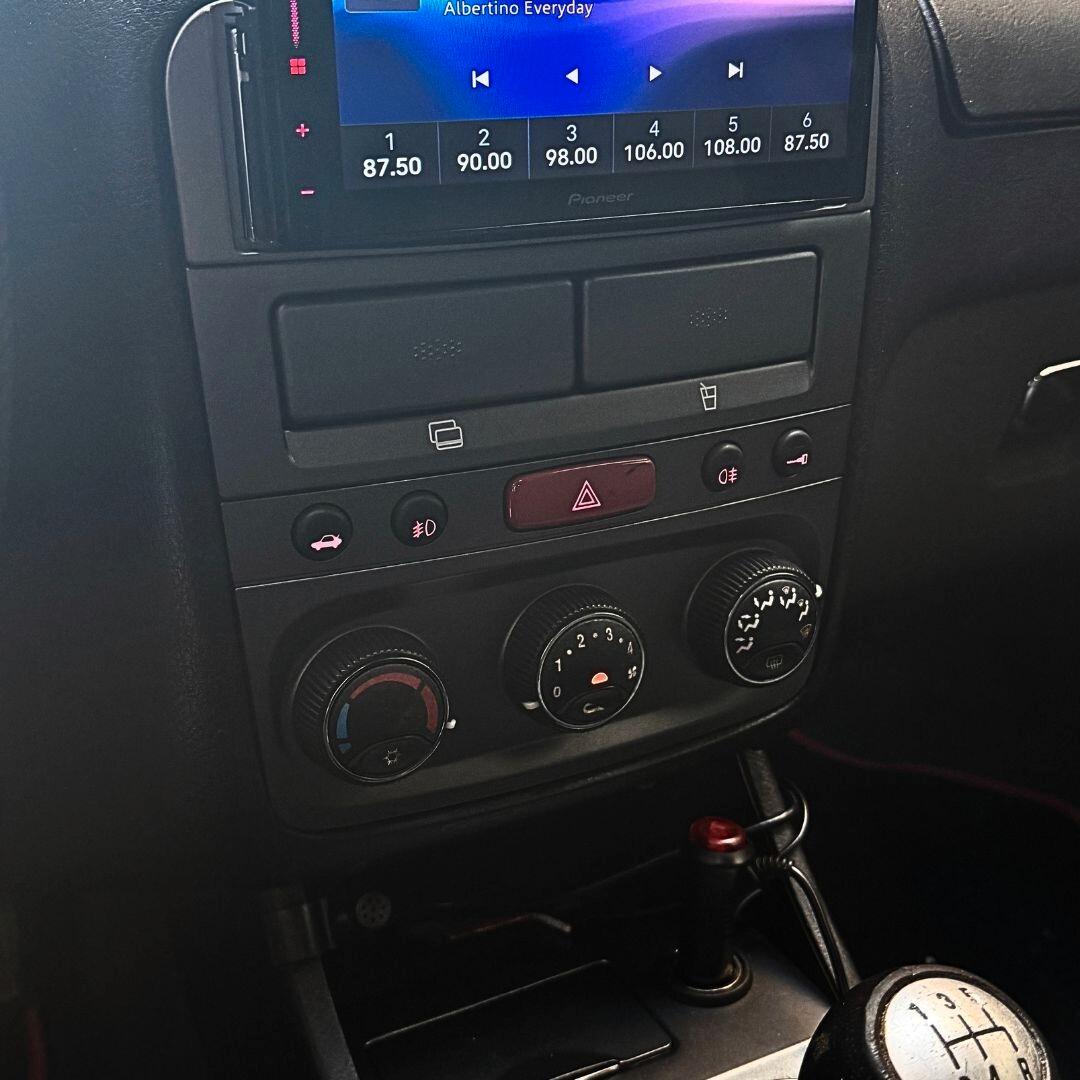 Alfa Romeo 147 **128.00km!!**