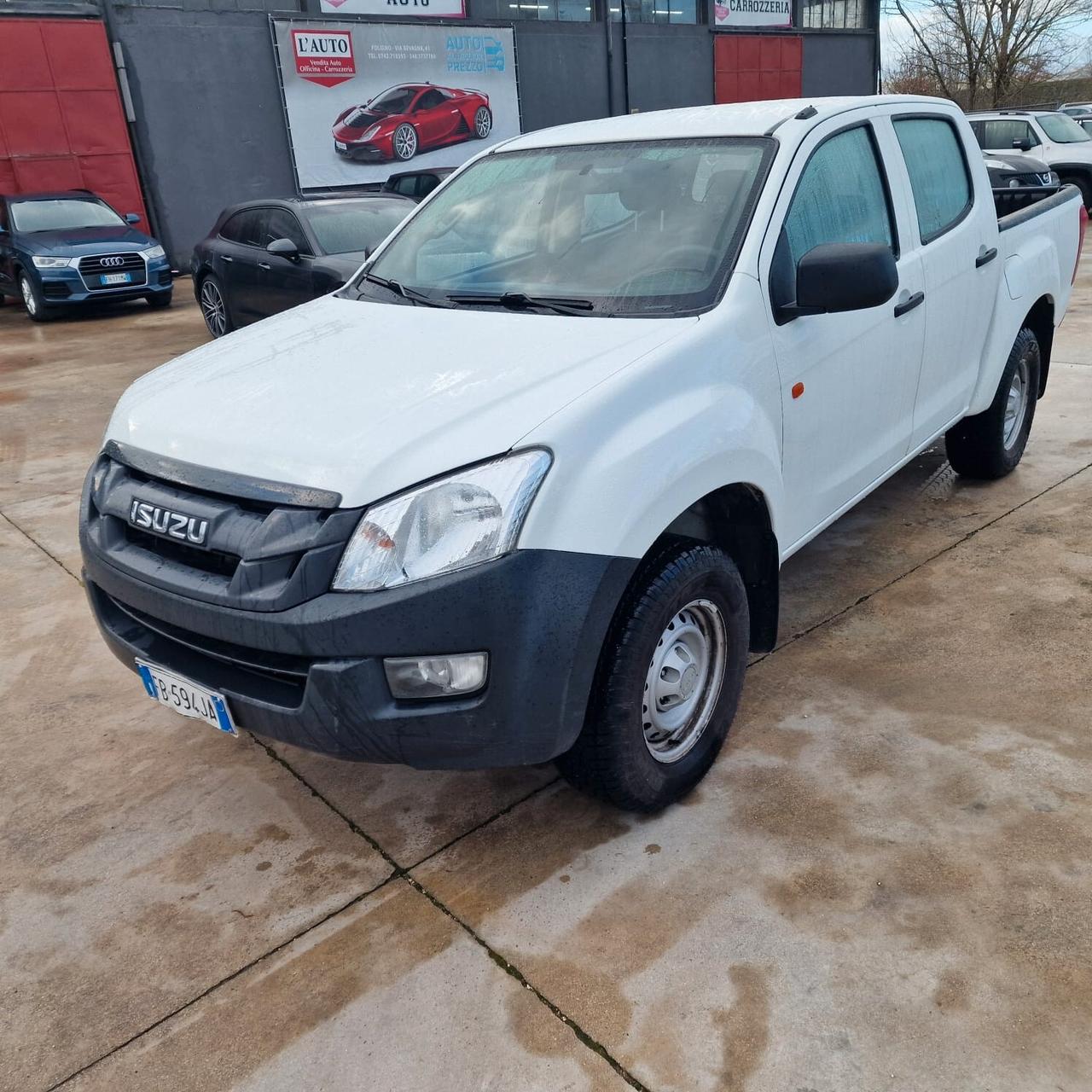 Isuzu D-Max N60 2.5 td crew Satellite 4x4 GANCIO DI TRAINO