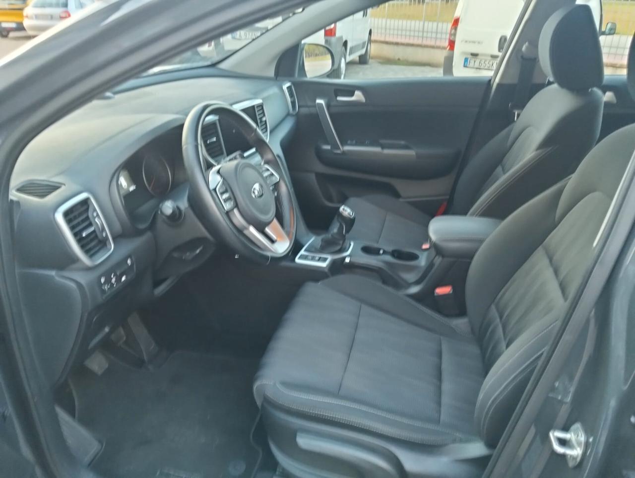 Kia Sportage 1.6 CRDI 136 CV 2WD Mild Hybrid Business Class km 24000