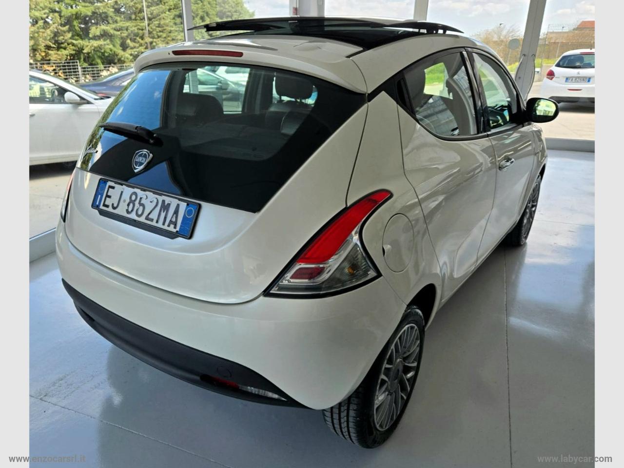 LANCIA Ypsilon 1.3 MJT 95 CV 5p. S&S Platinum TETTO APRIBILE