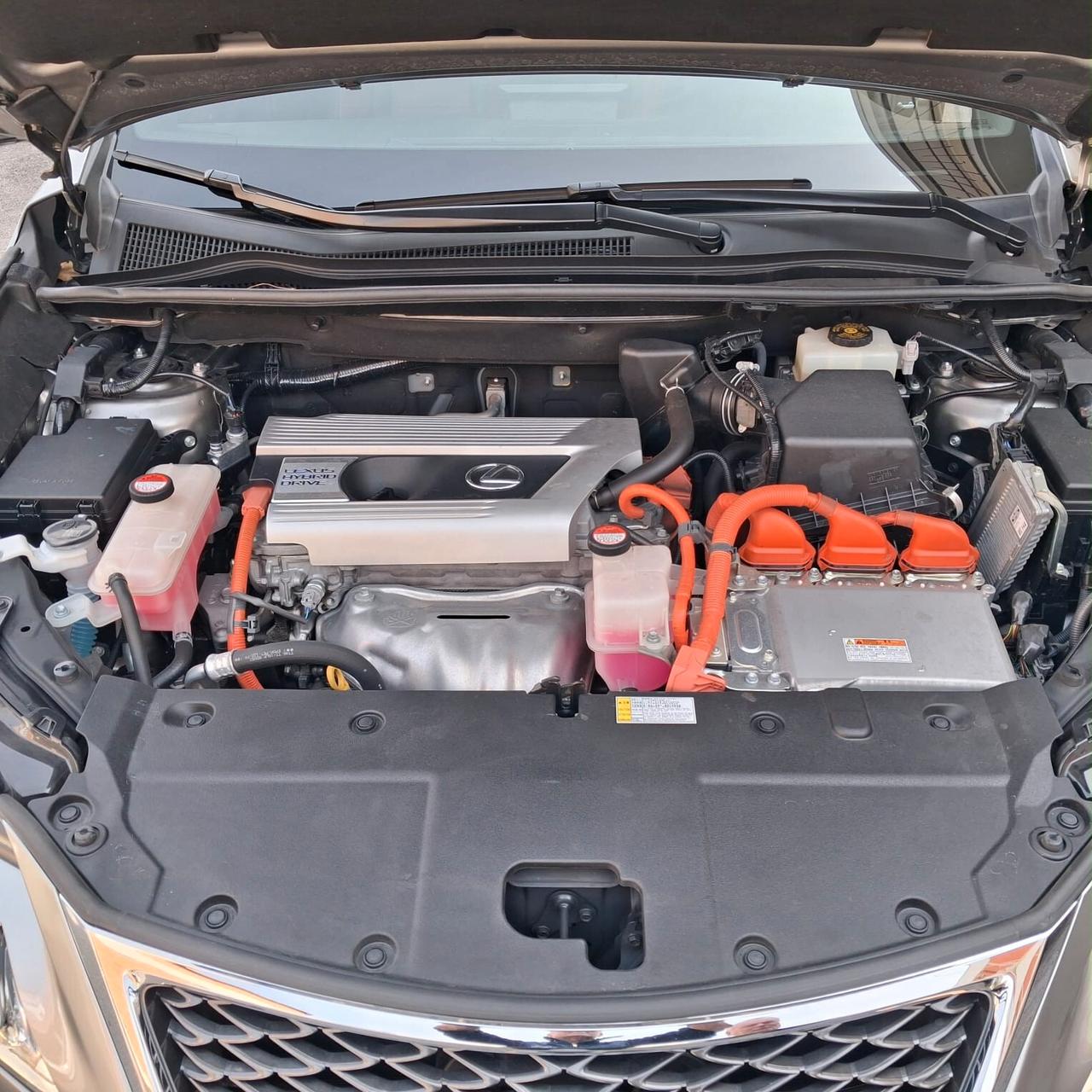 Lexus NX 300h Hybrid 4WD F-Sport