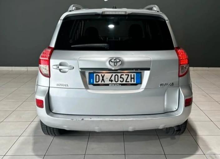 Toyota RAV 4 RAV4 2.2 D-4D 150 CV DPF Luxury