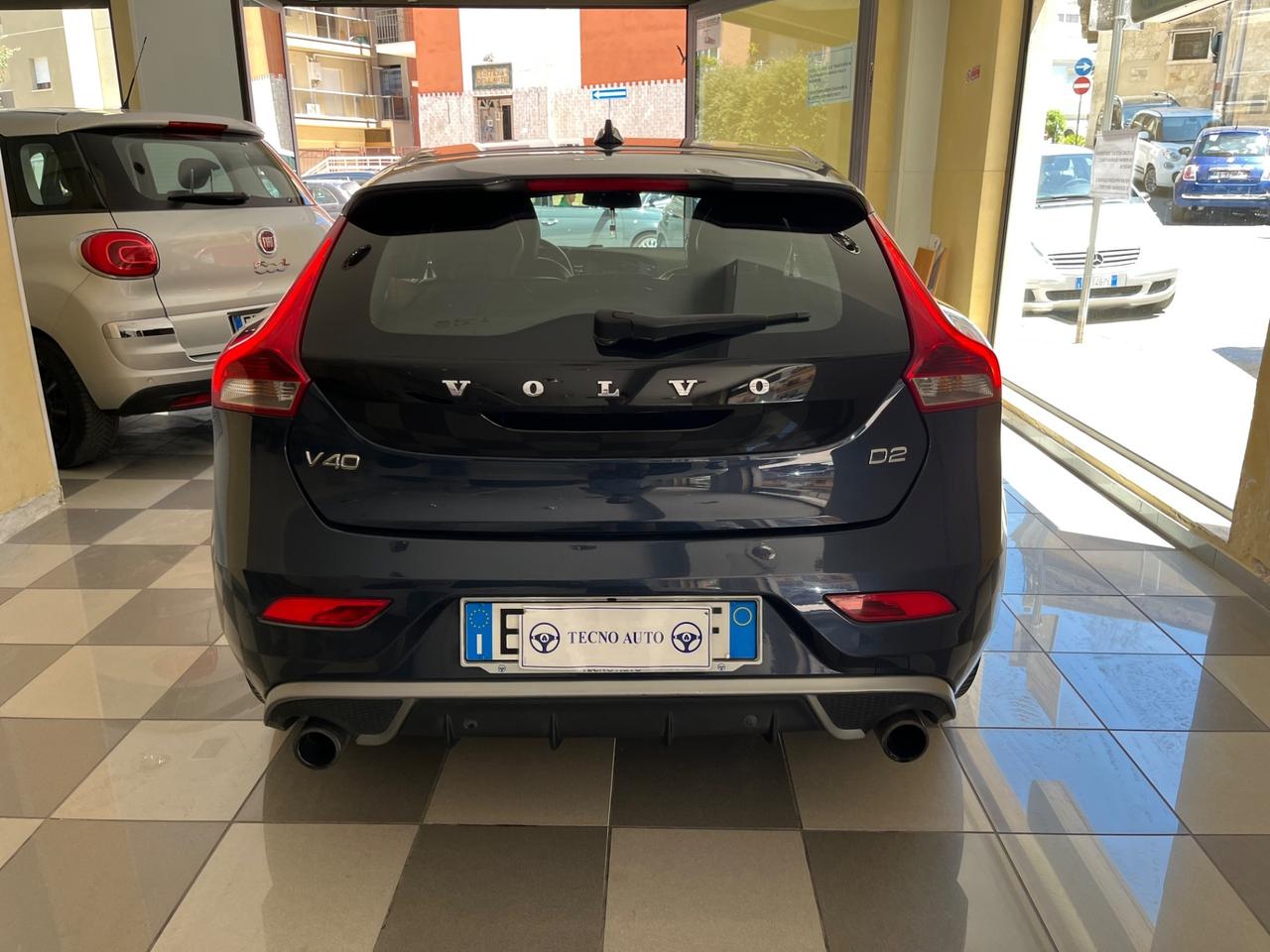 Volvo V40 D2 1.6 R-design Momentum