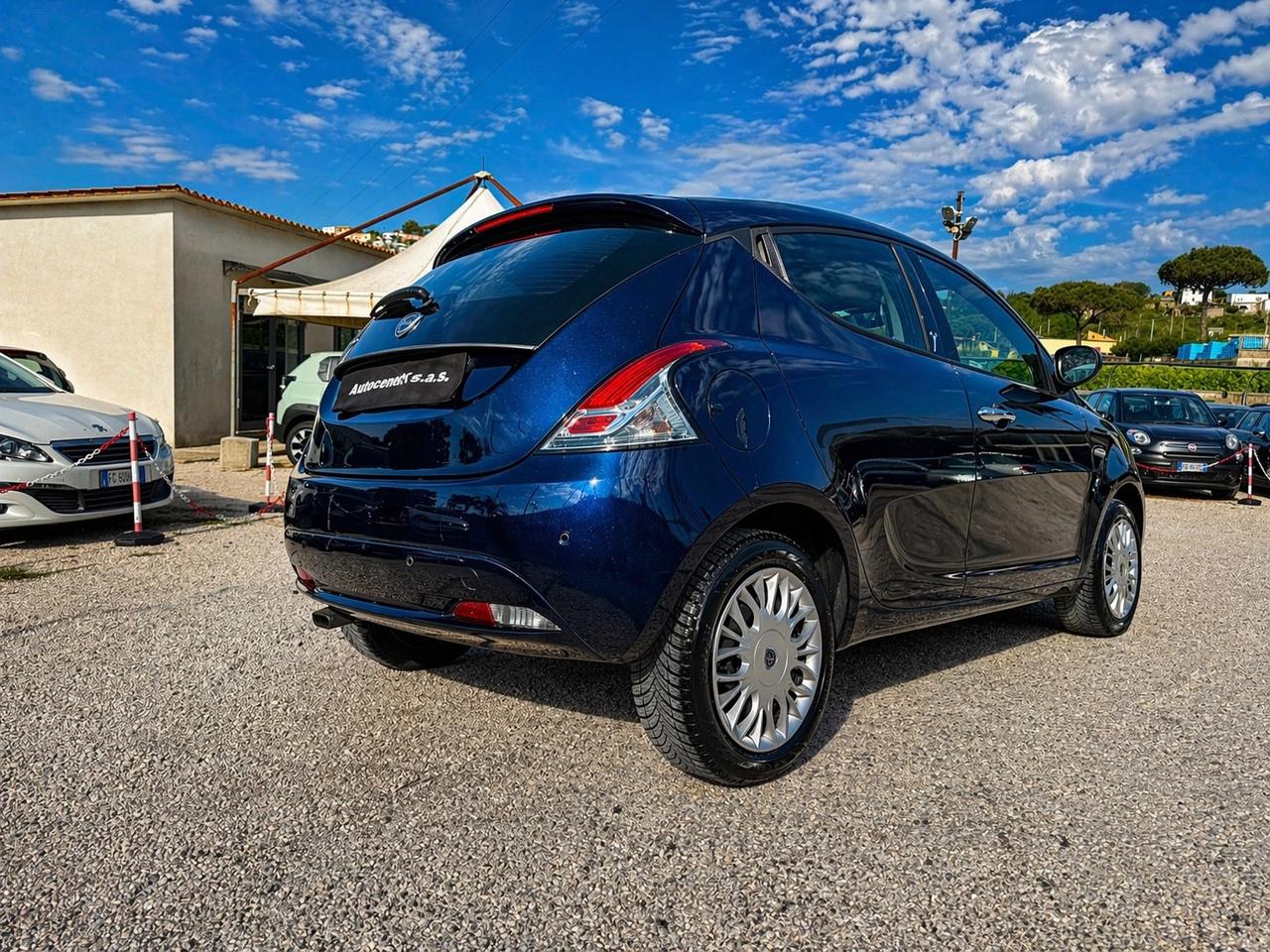 Lancia Ypsilon 1.2 69 CV 5 porte Gold