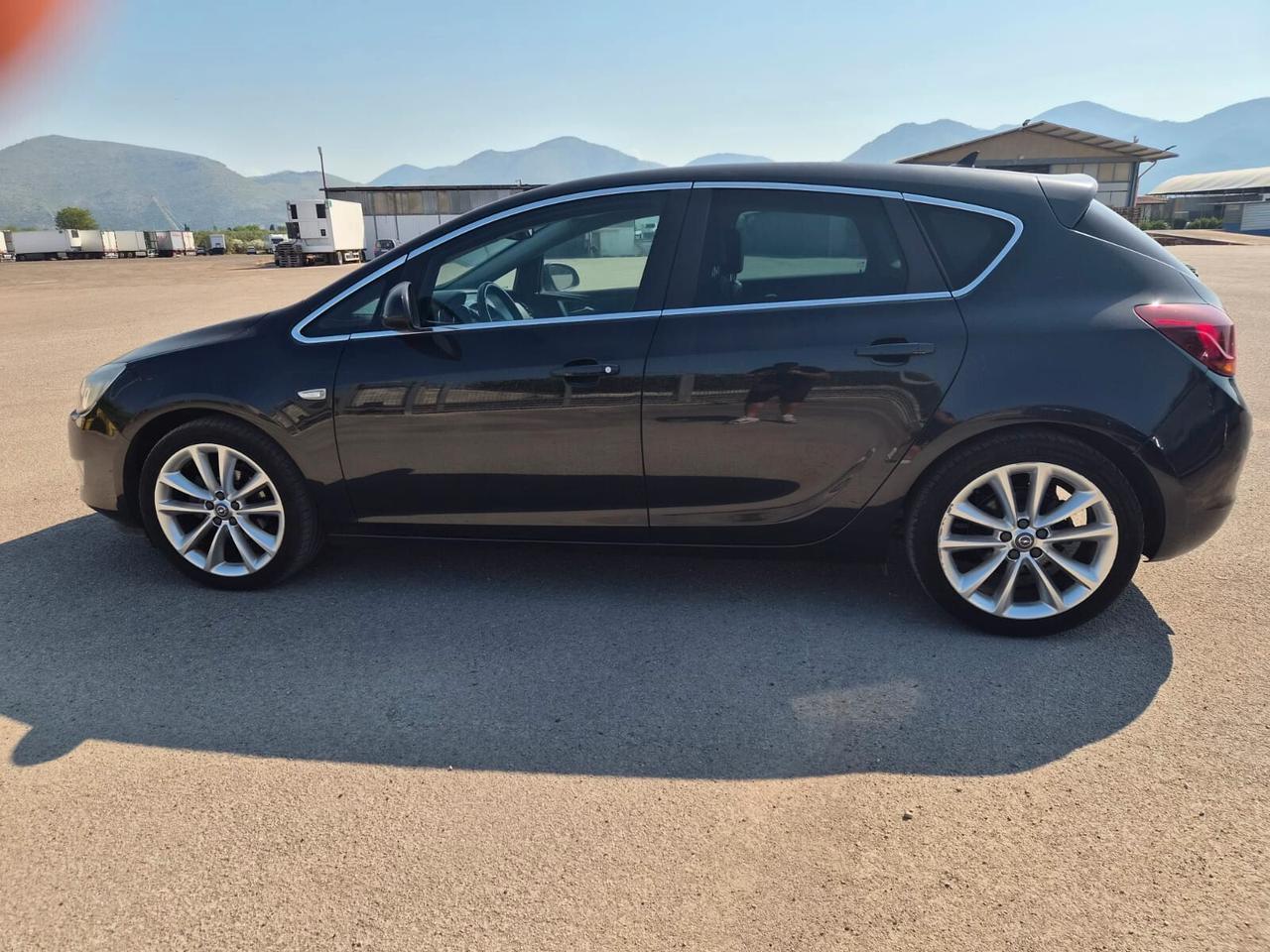 Opel Astra 1.4 Turbo 140CV 5 porte Cosmo