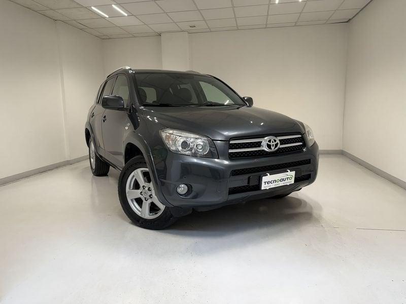 Toyota RAV4 RAV4 Crossover 2.2 d-cat Luxury 177cv