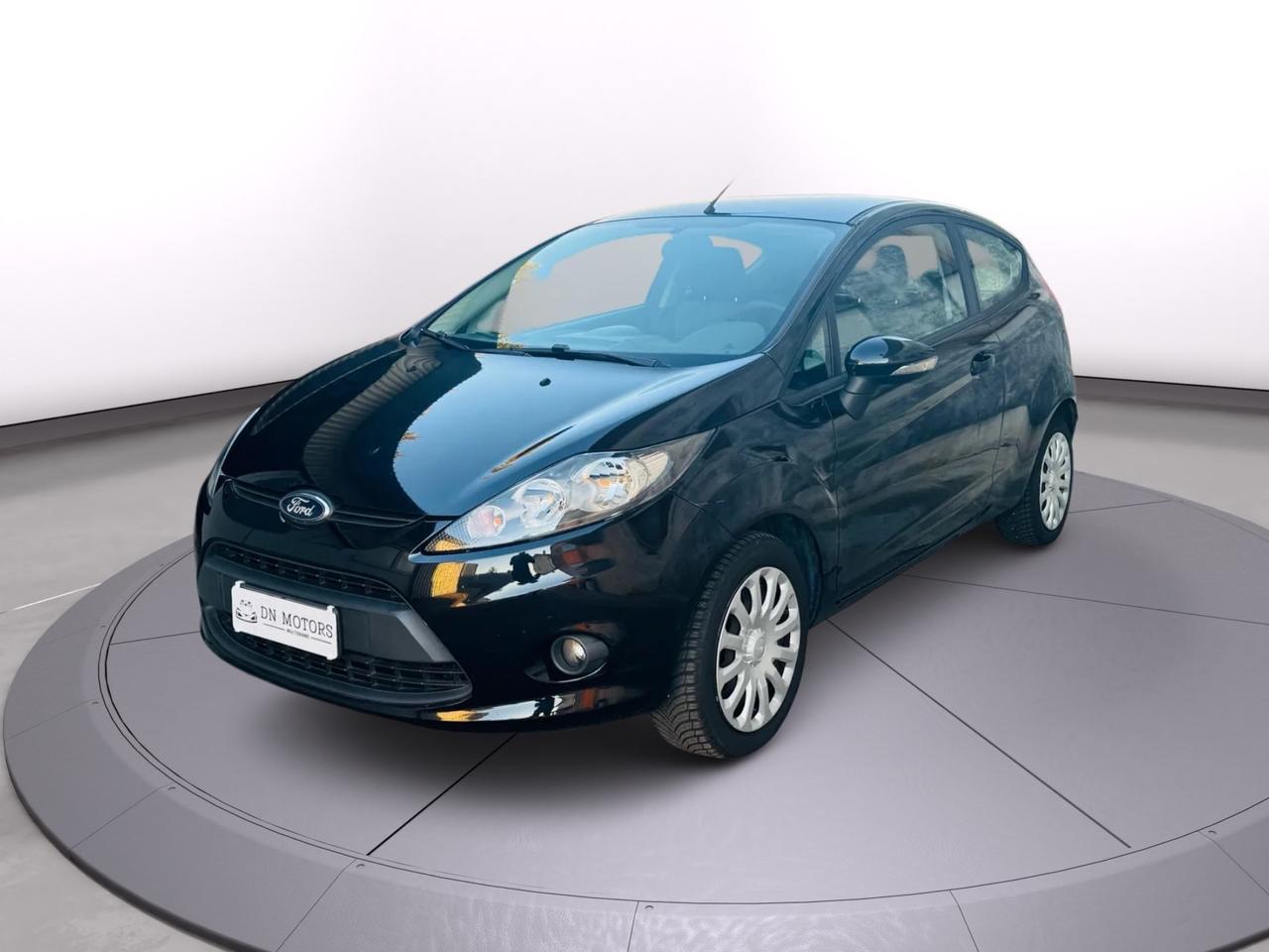 Ford Fiesta titanium 1.2 benzina 2010 90.000 km neo patentati