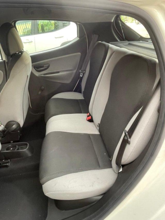 LANCIA Ypsilon 1.2 69 CV 5 porte Silver