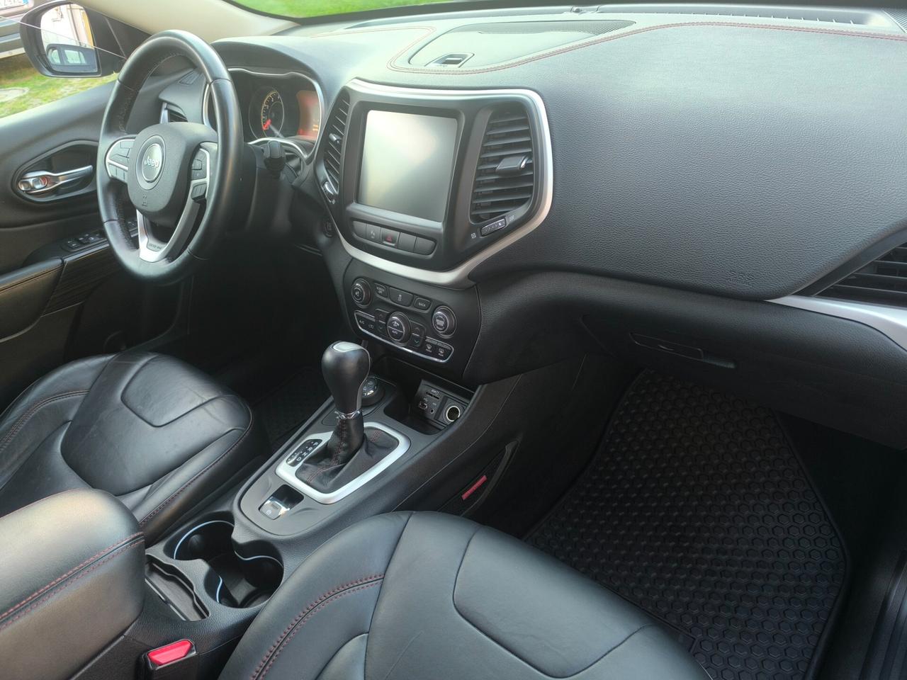 Jeep Cherokee 3.2 V6 Pentastar 4WD Active Drive Lock Trailhawk