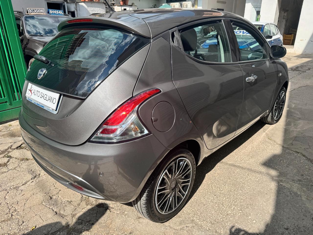 Lancia Ypsilon 1.2 69 CV 5 porte S&S Gold