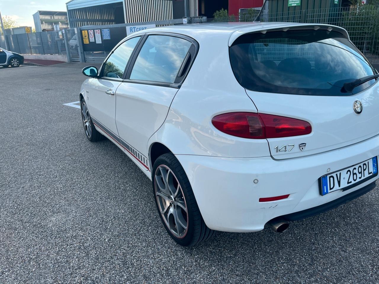 Alfa Romeo 147 1.9 JTDm Q2 (170) 5p. Ducati Corse
