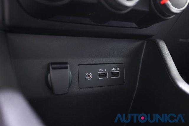 RENAULT Clio SCE 65 CV 5 PORTE EVOLUTION FARI LED NEOPATENTATI