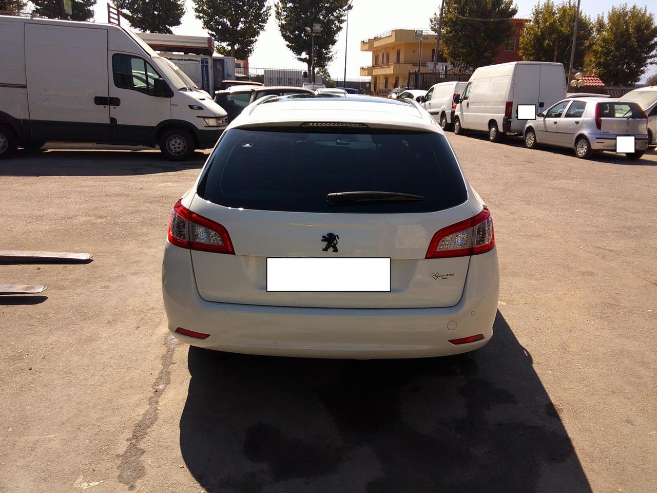 Peugeot 508 2.0 HDi 140CV SW Ciel Allure 12