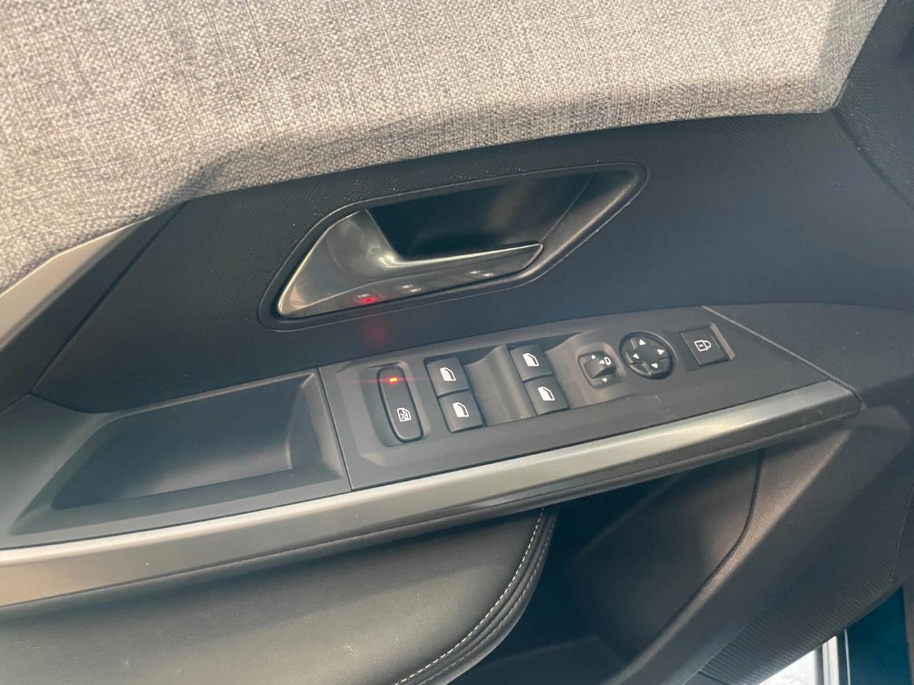 Peugeot 3008 Hybrid 145 e-DCS6 Allure PREZZO REALE