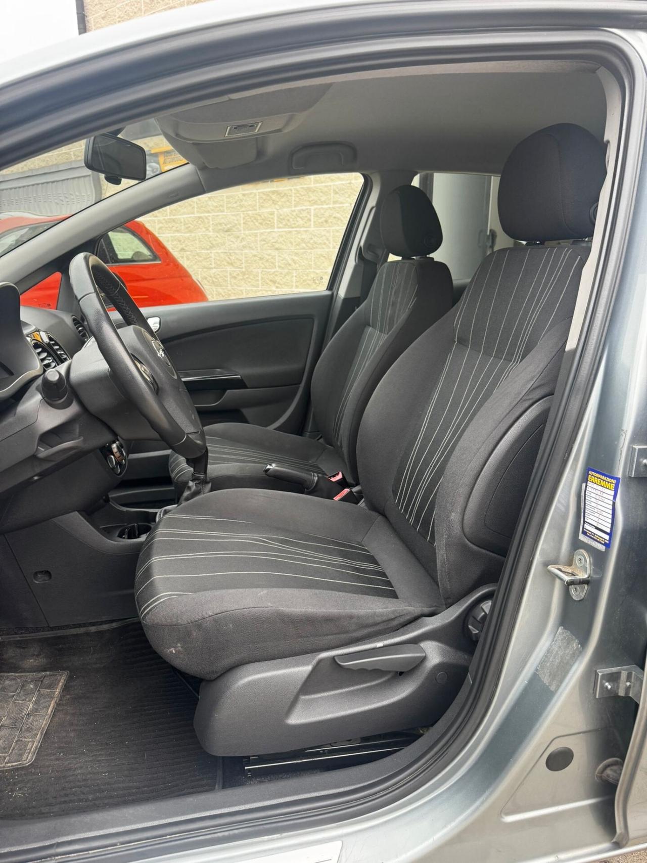 Opel Corsa 1.2 80CV 5 porte GPL-TECH Edition