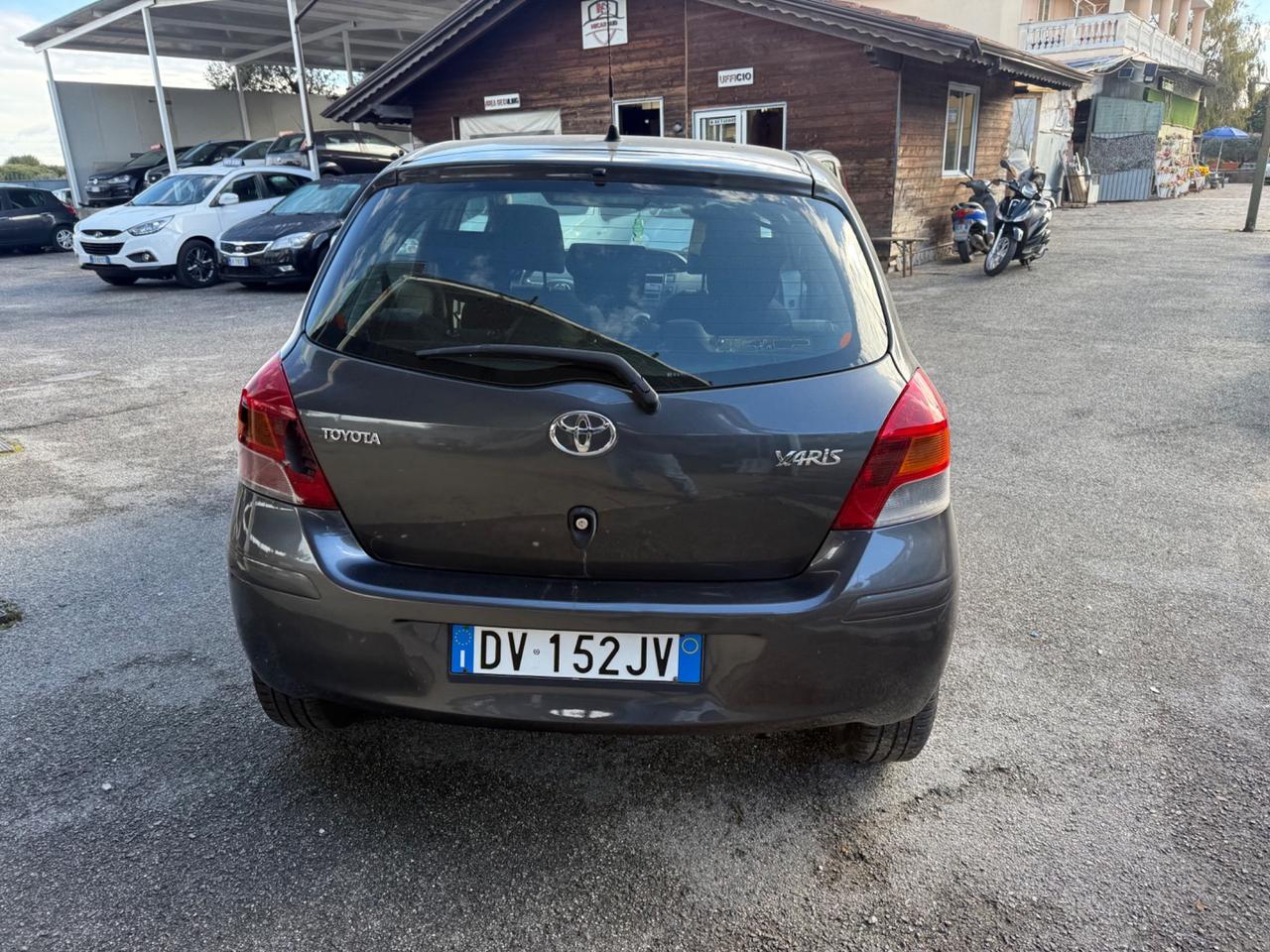Toyota Yaris 1.0 5 porte Now