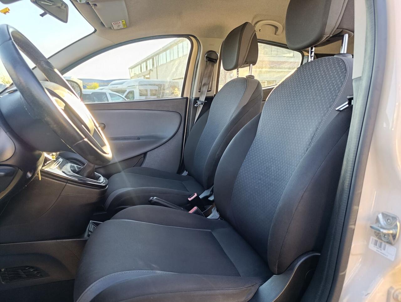 Lancia Ypsilon 1.2 Silver 69cv