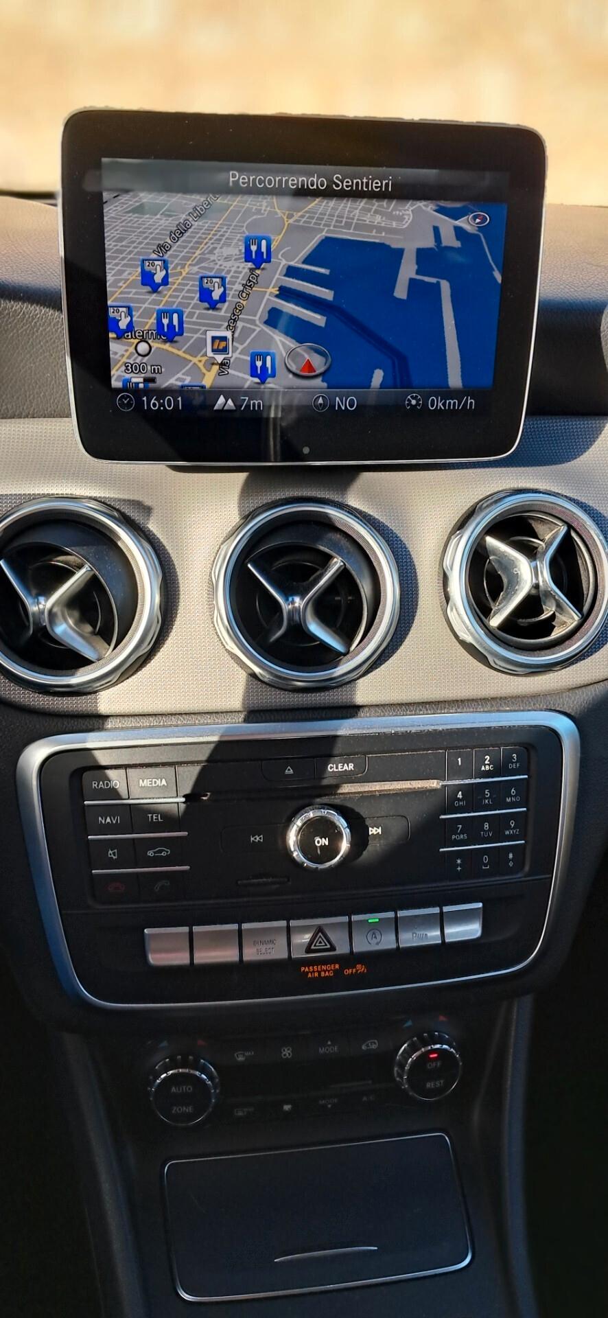 Mercedes-benz GLA 200 d Automatic Premium