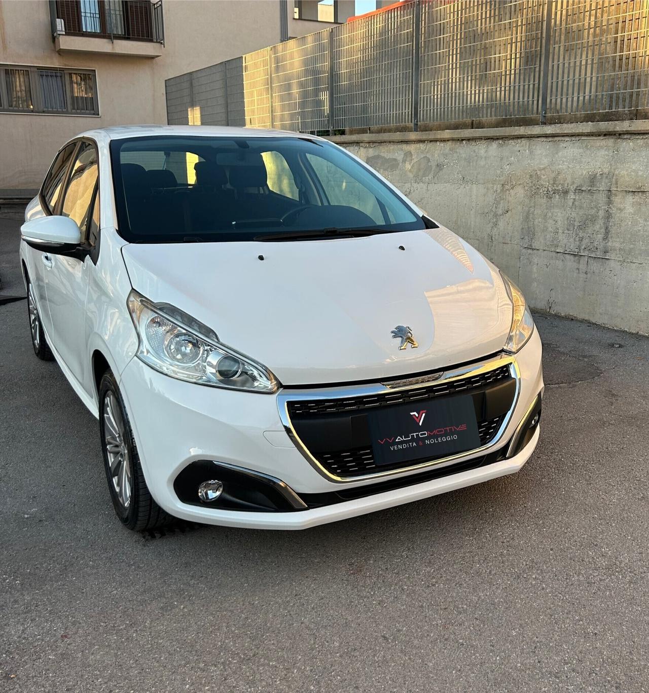 Peugeot 208 PureTech 82 5 porte Allure