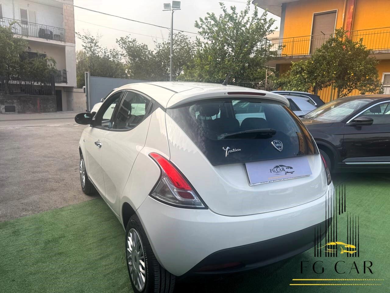 Lancia Ypsilon 0.9 TwinAir 85 CV 5 porte Metano Ecochic Gold 2014