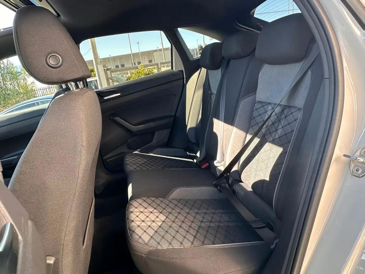 Volkswagen Taigo 1.0 TSI 110 CV DSG R-Line