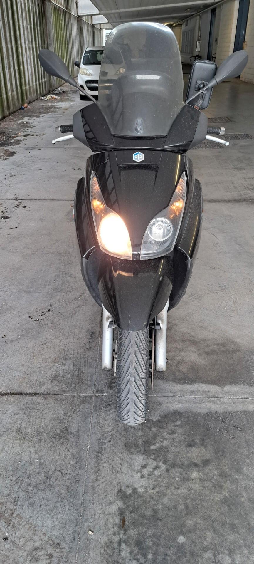 Piaggio X 7 250