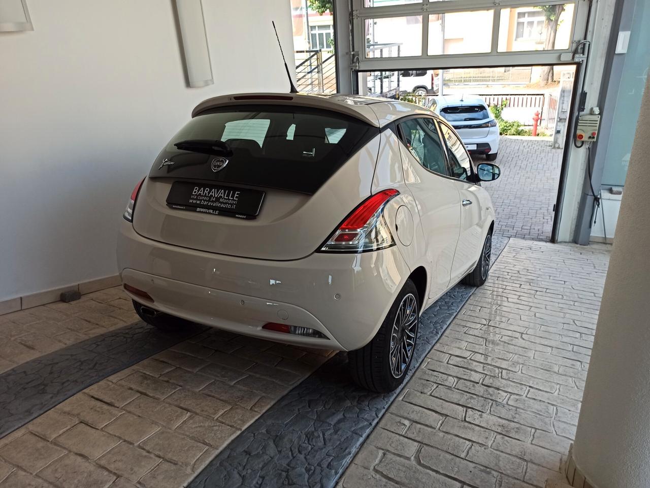 Lancia Ypsilon 1.2 69 CV 5 porte S&S Gold