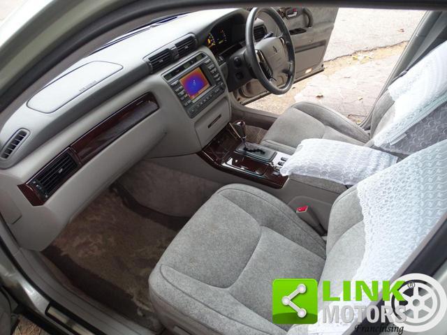 TOYOTA Crown Majesta 4.0 V8 S170 - 1999 ASI - Import