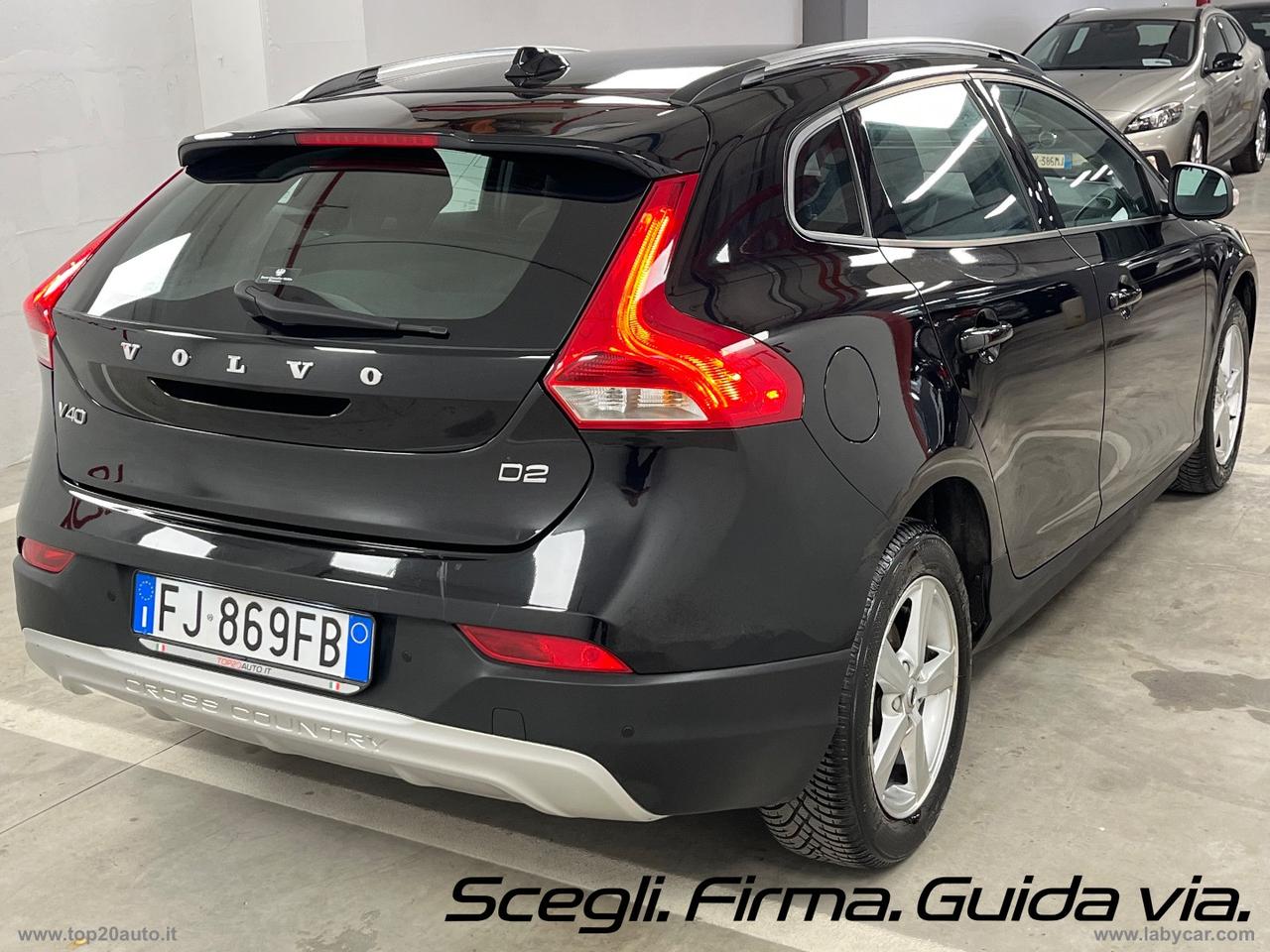 VOLVO V40 Cross Country D2 Kinetic|GANCIO TRAINO