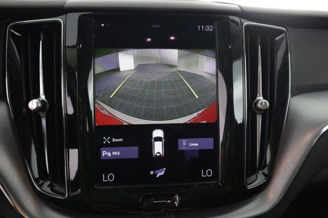 VOLVO XC60 XC60 B4 (d) automatico Momentum Pro