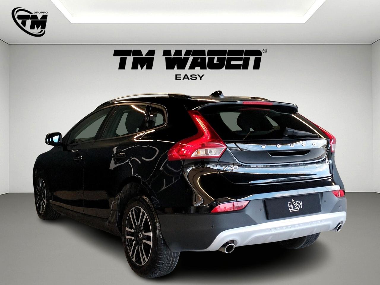 Volvo V40 Cross Country D2 Business Plus - NEOPATENTATI