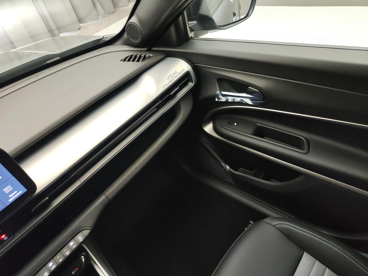 JEEP Avenger 1.2 145CV UPLAND 4XE EDCT6