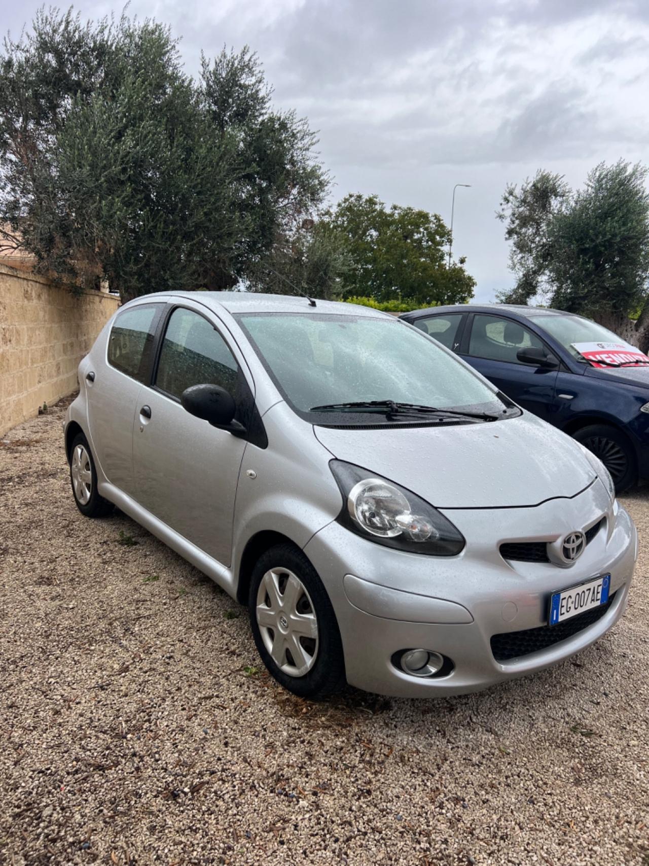 Toyota Aygo 1.0 12V VVT-i 5 porte Now Connect