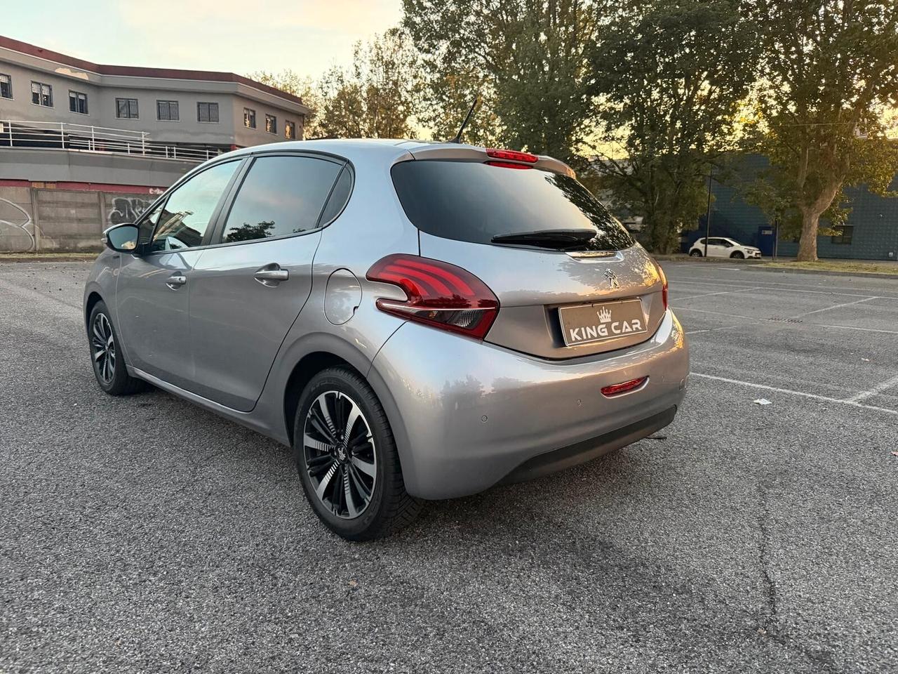 Peugeot 208 PureTech 82 Stop&Start 5 porte Signature