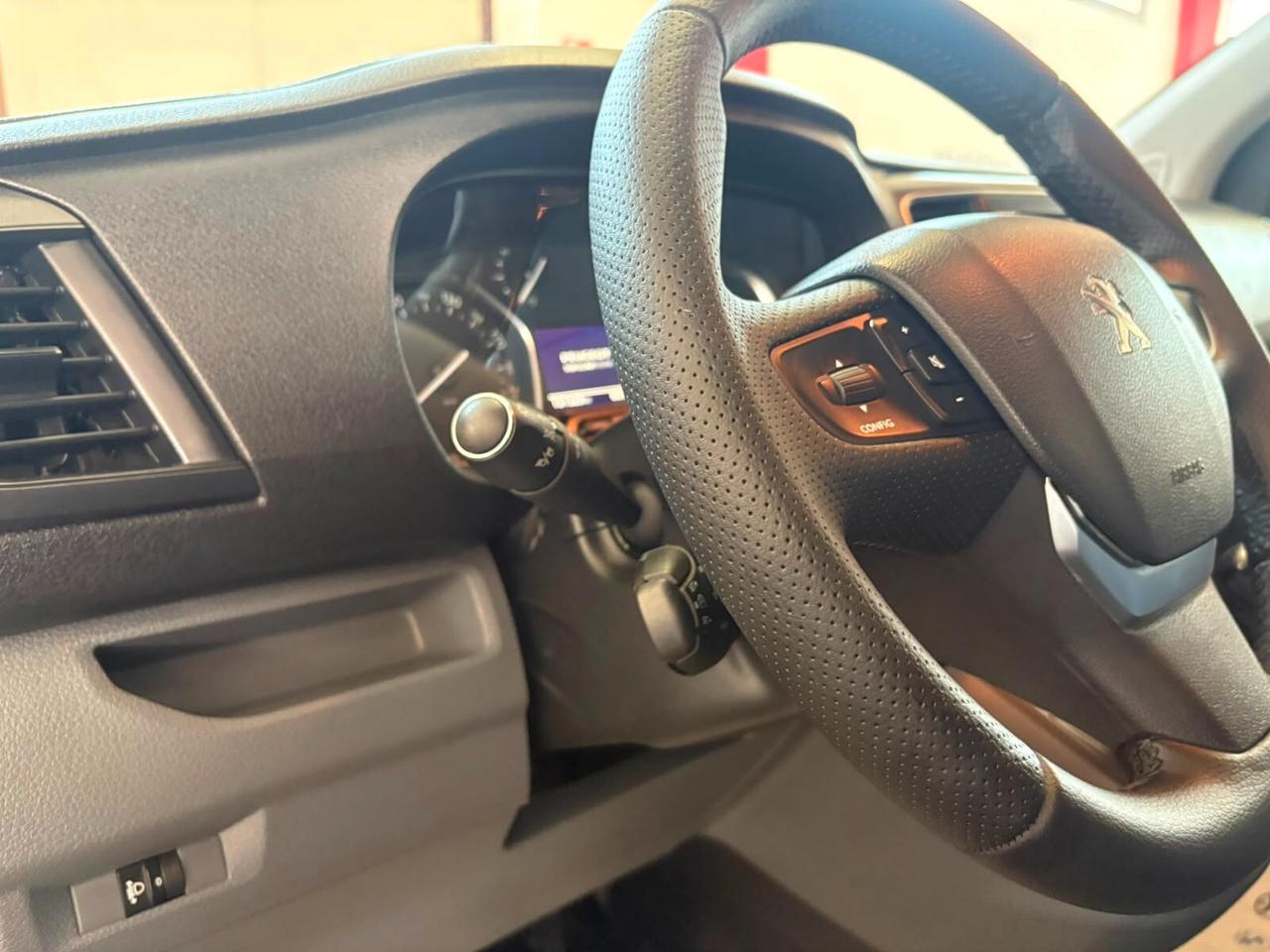 Peugeot Expert BlueHDi 115 S&S PL-TN Navi Iva