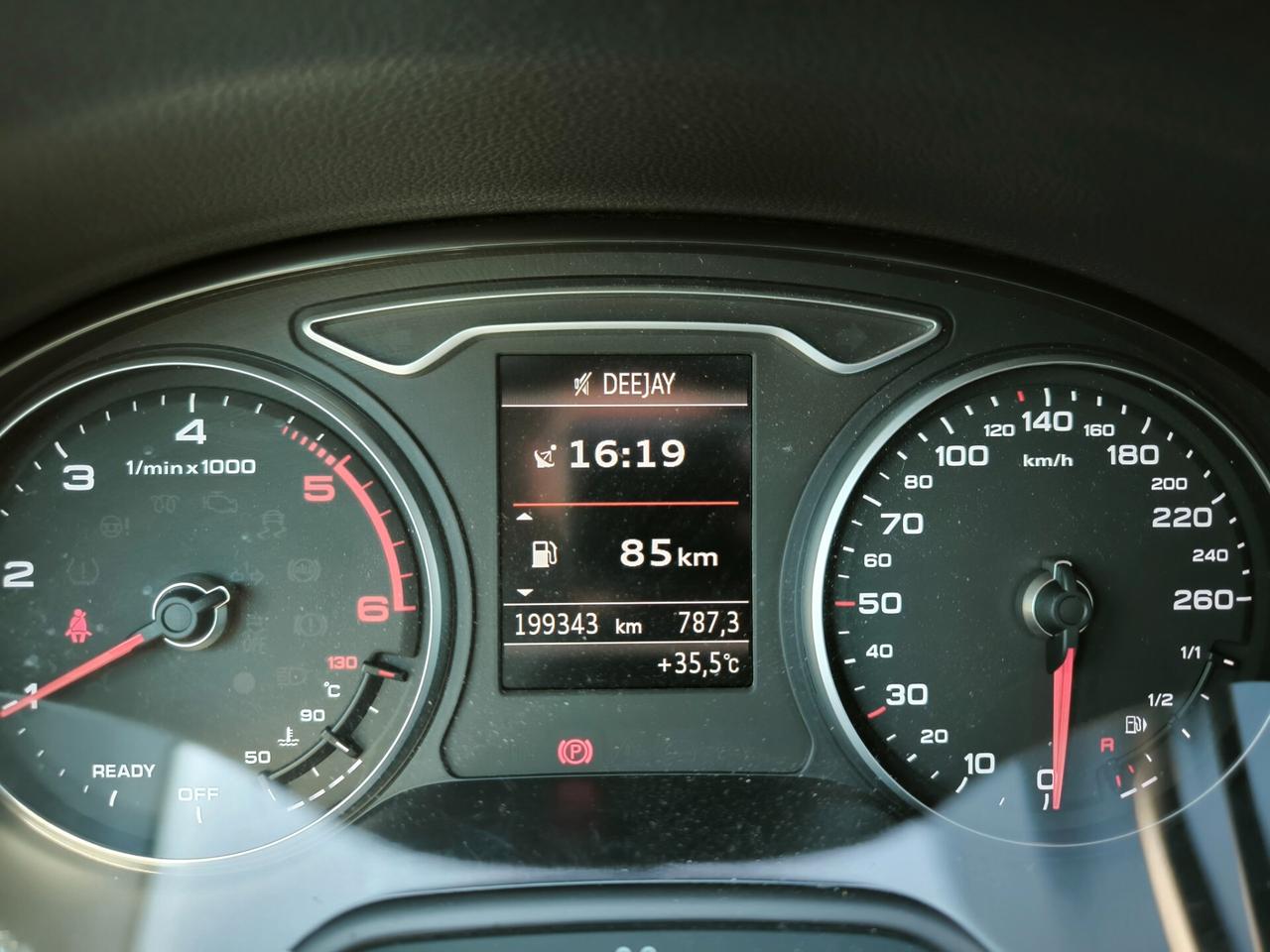 Audi Q2 30 TDI S line Edition