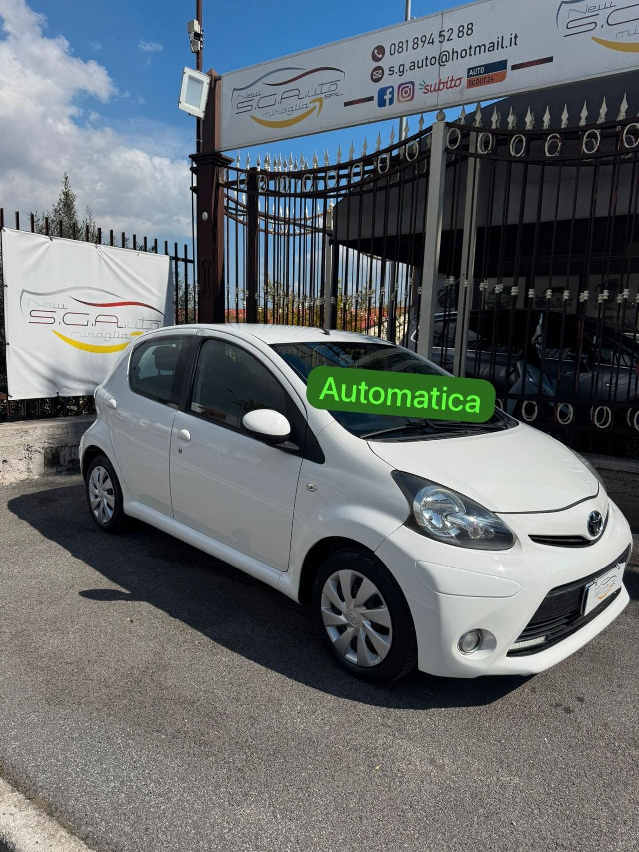 Toyota Aygo 1.0 12V VVT-i 5 porte Lounge Connect MMT
