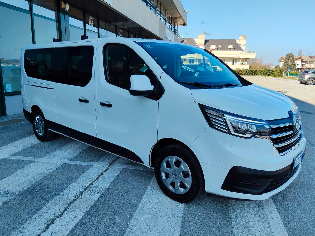 Renault Trafic 2.0dci 140cv 9 posti 2023 PASSO LUNGO