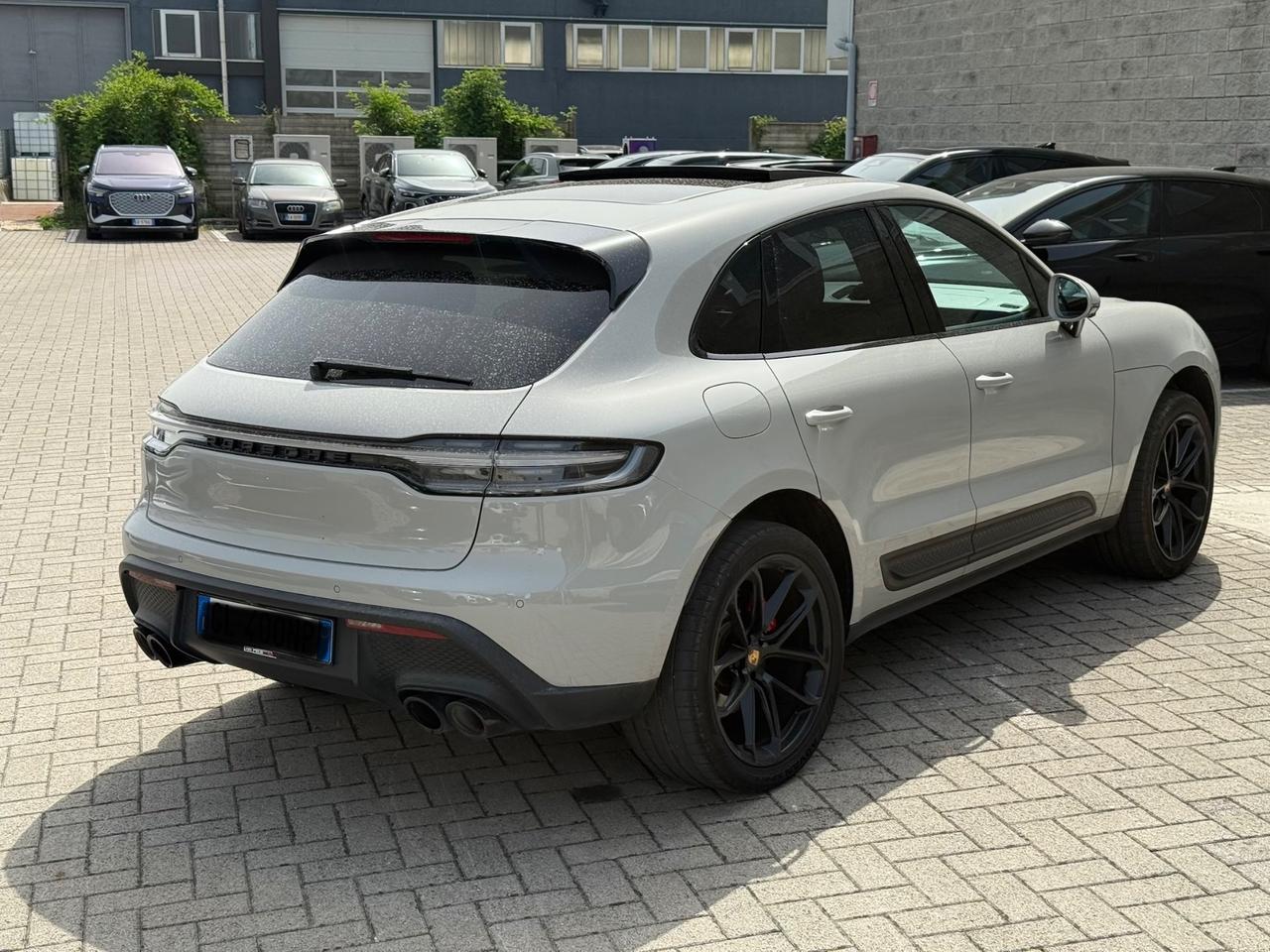 Porsche Macan S iva esposta