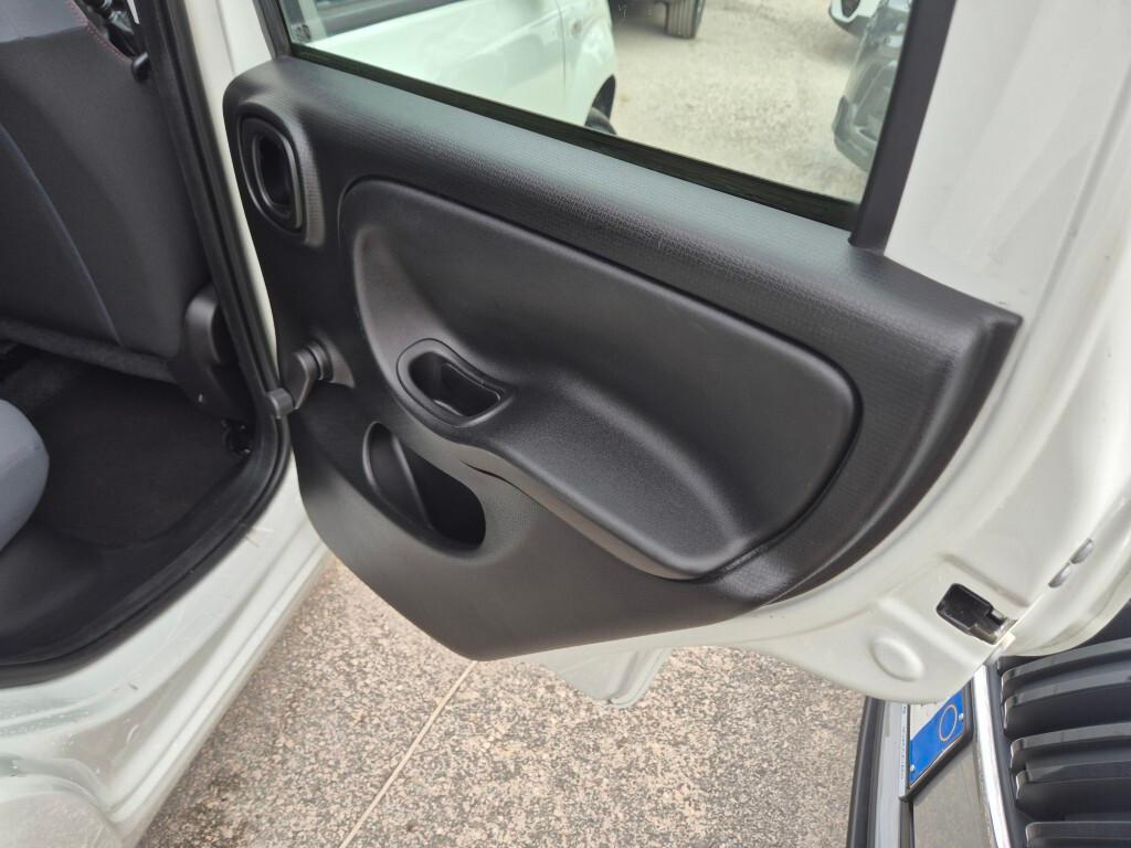 Fiat Panda 1.2 FIRE Easy 69CV 5-POSTI