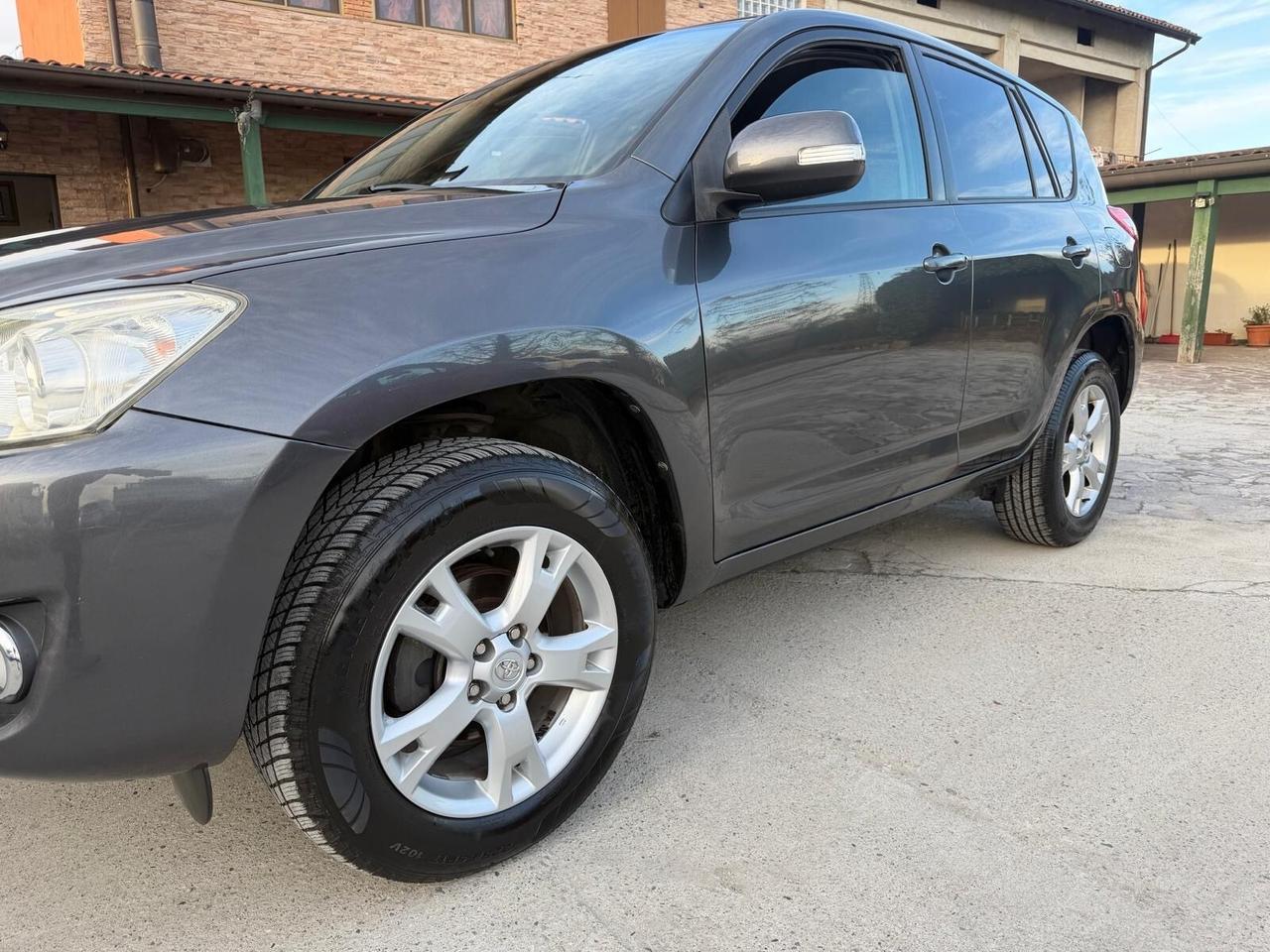 Toyota RAV4 2.2 D-4D 150 CV DPF Luxury