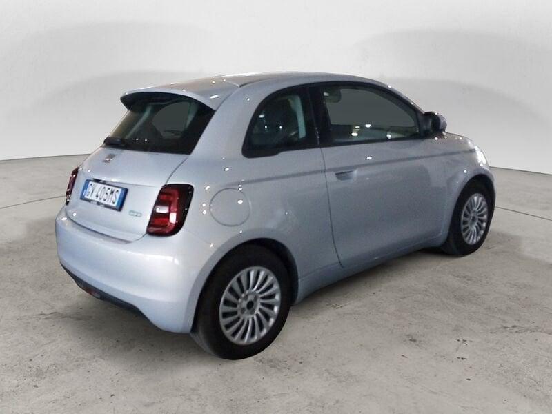 FIAT 500 Bev Hatchback My24 500e -320 Berlina
