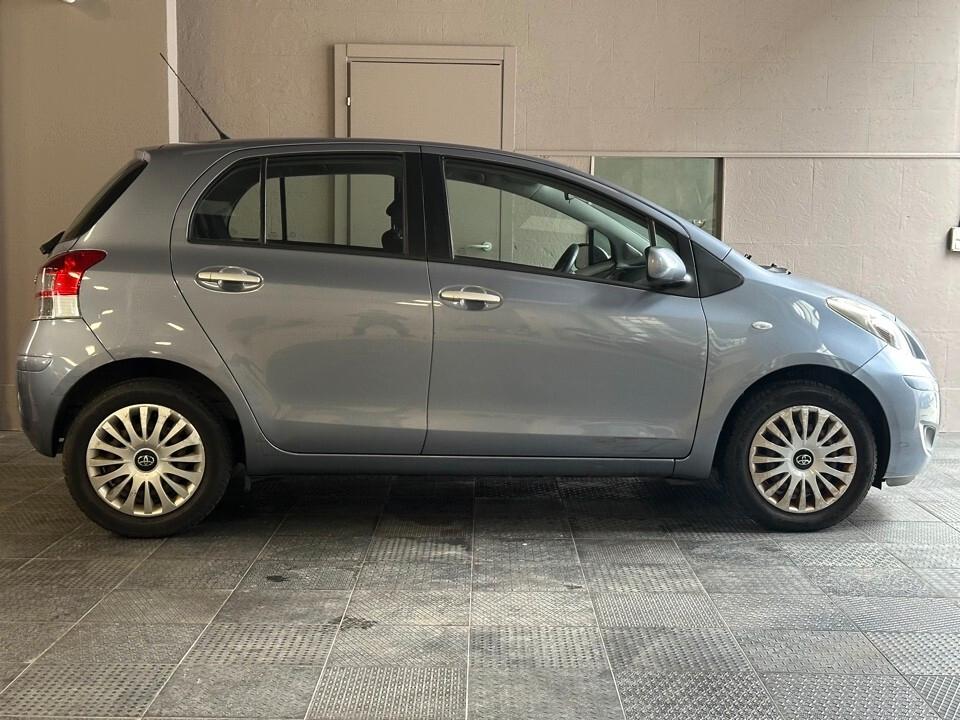 Toyota Yaris 5p 1.3 Sol - UnicoPro