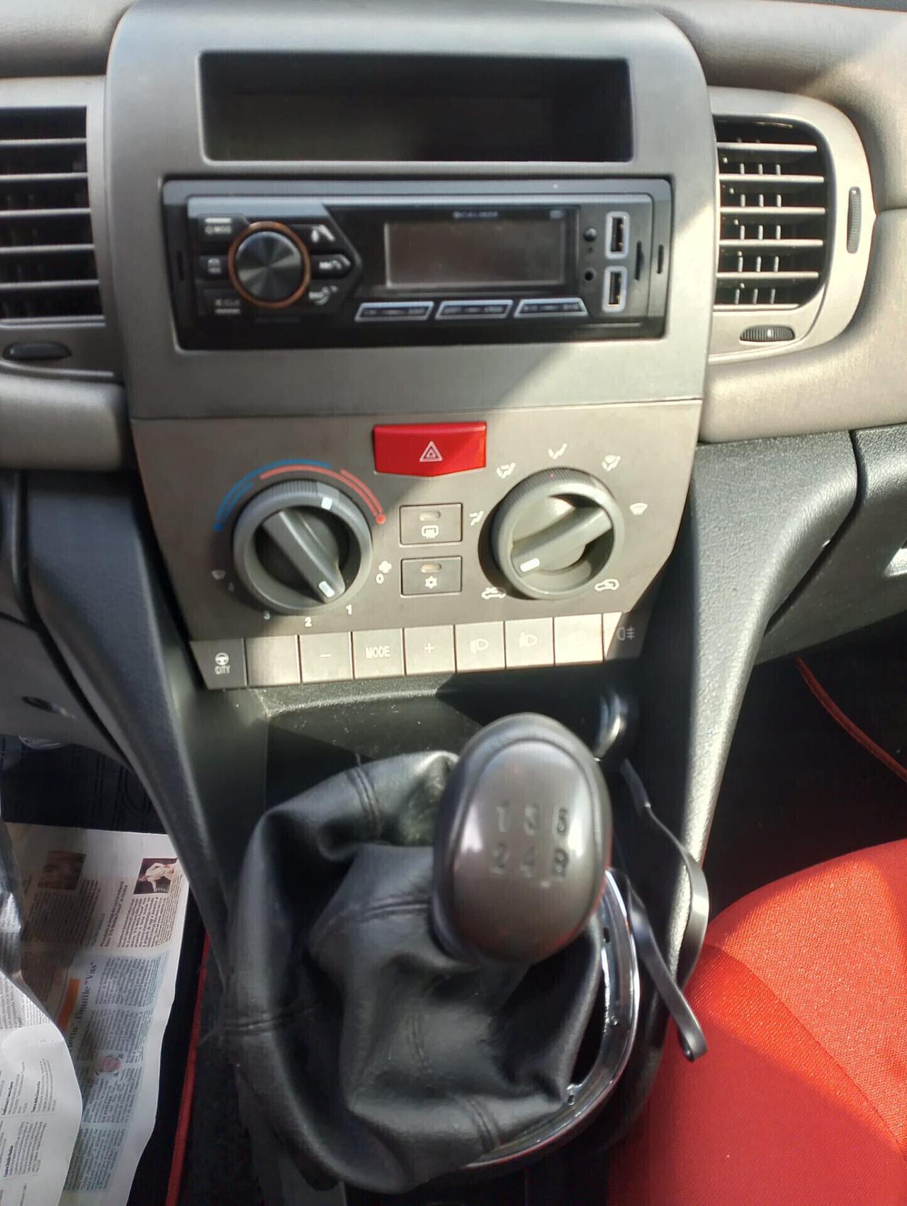 Lancia Ypsilon - APERTI AD AGOSTO