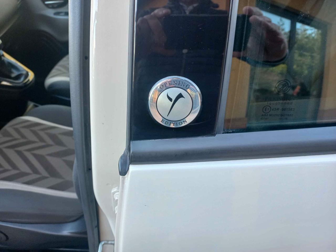 Lancia Ypsilon 1.2 69 CV 5 porte Silver opening edition