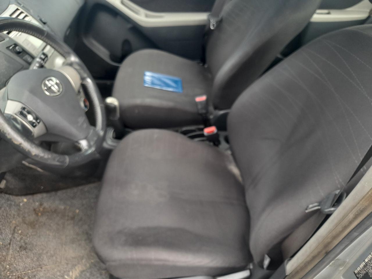 Toyota Yaris 1.0 5 porte