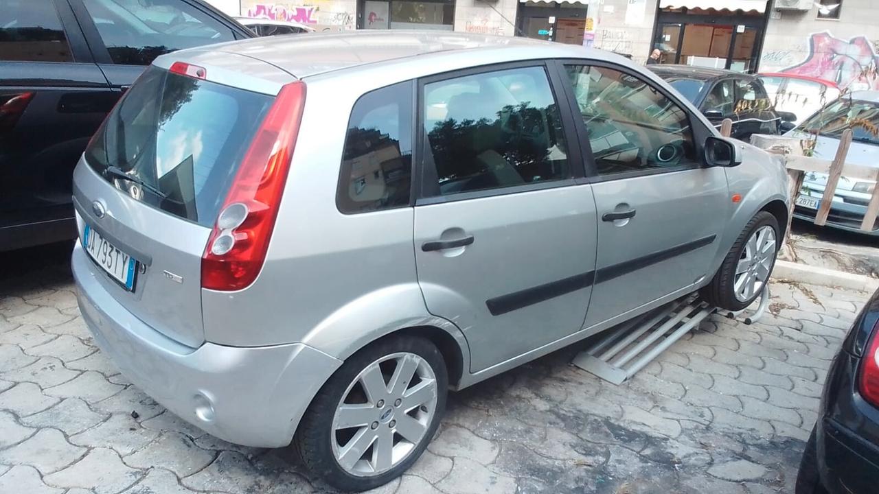 Ford Fiesta 1.4 TDCi 5p. Ghia