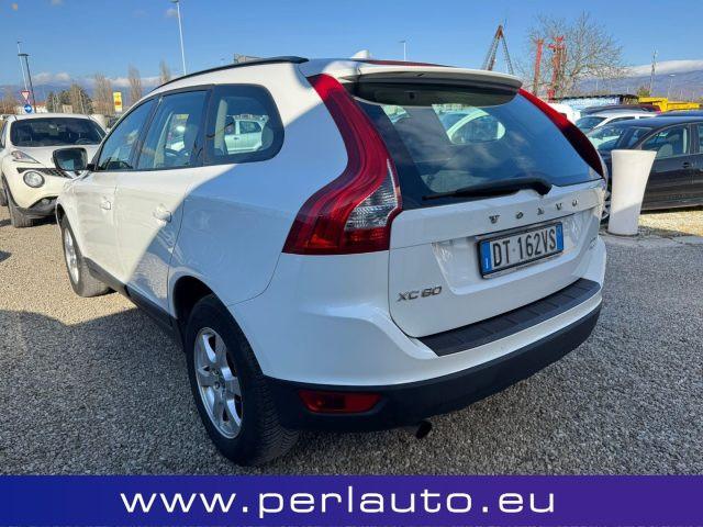 VOLVO XC60 2.4 D 163 CV 4WD KINETIC