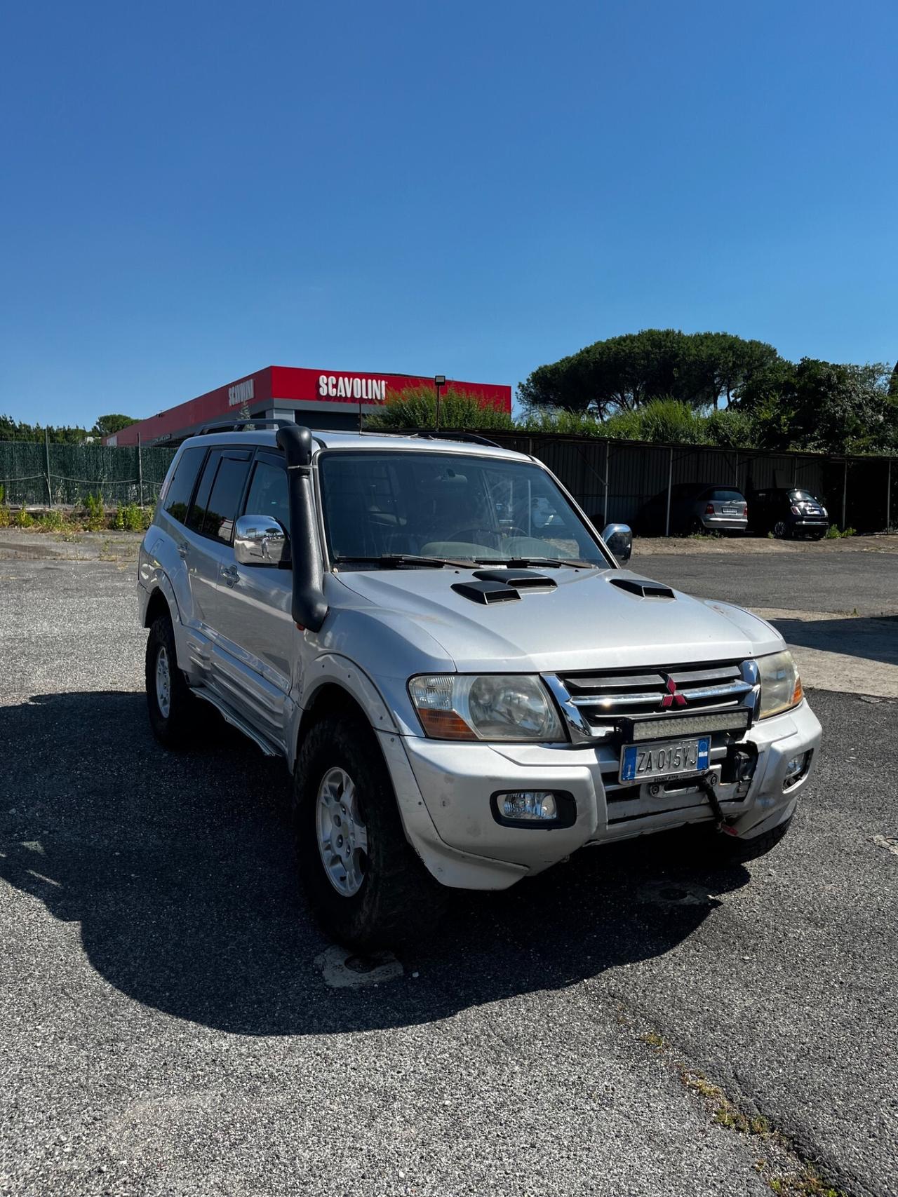 VENDO 2 Mitsubishi Pajero 3.2 16V DI-D 5p. GLX
